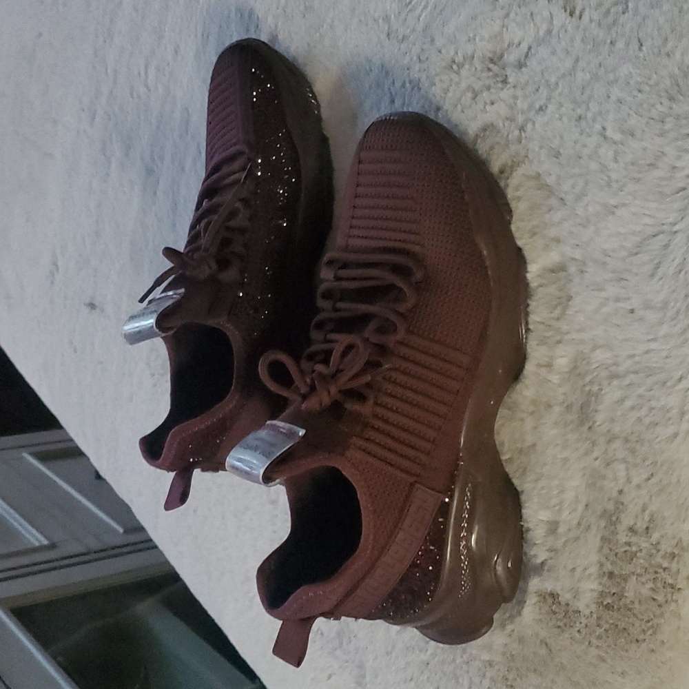 Steve Madden Tennis Shoes women's size 12 m wore once maroon color